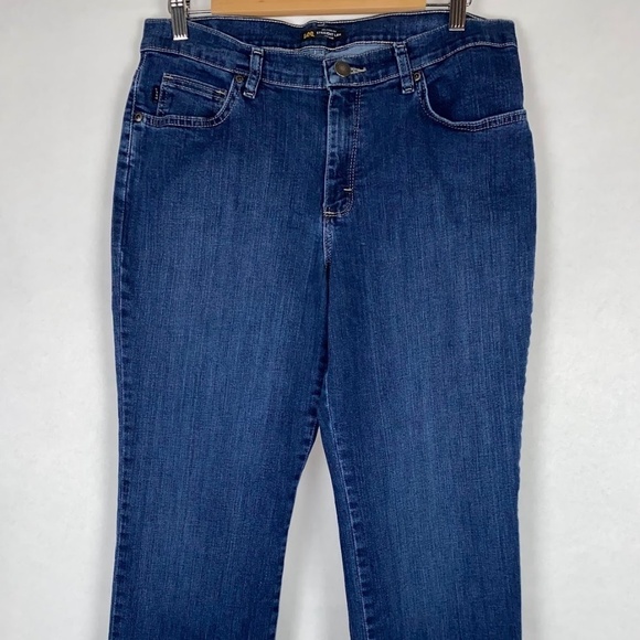 Lee Straight Leg Relaxed Fit Mid-Rise Denim Blue Jeans size 10 Short, EUC - Picture 1 of 7